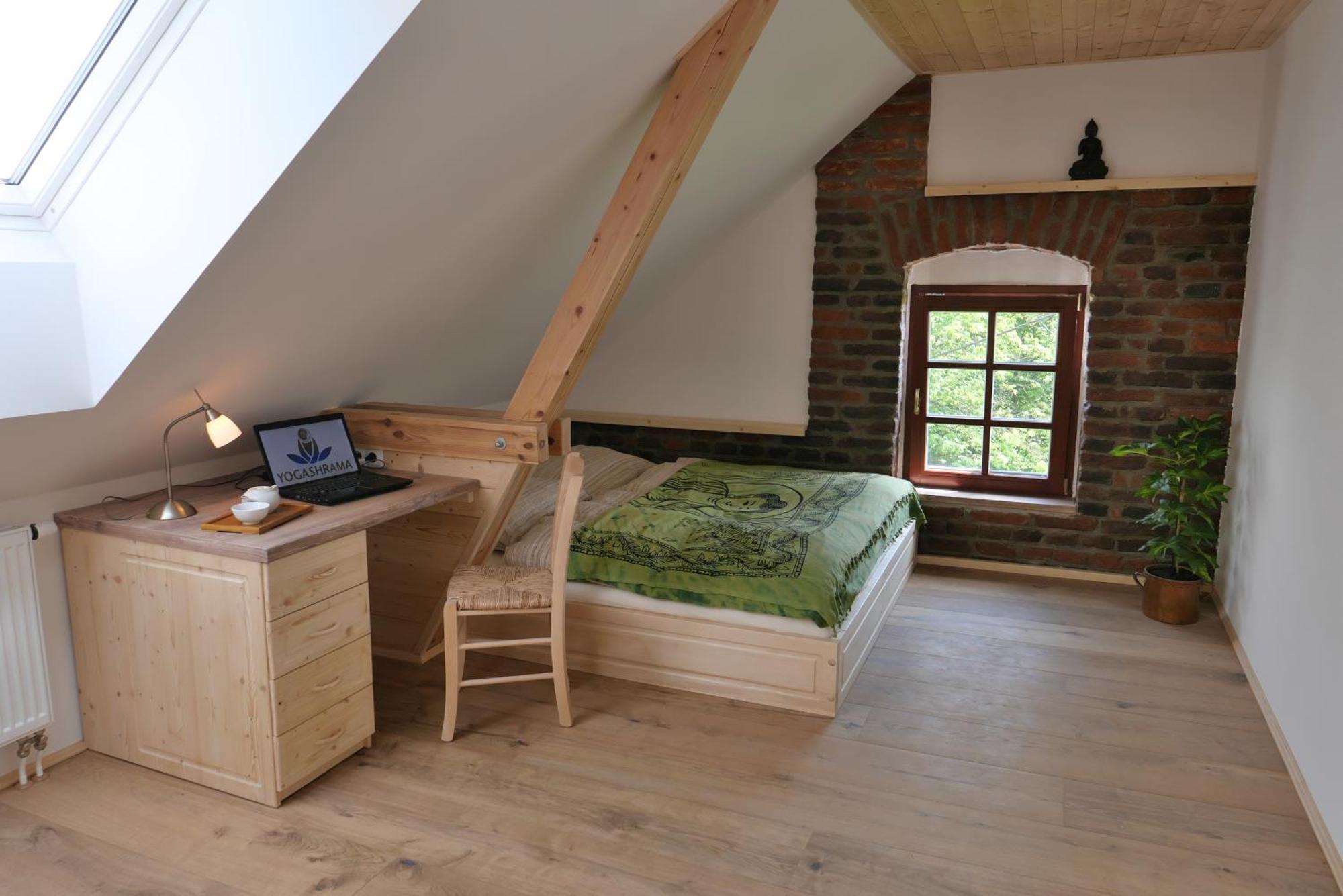 Yogashrama Traditional Usti nad Orlici Room photo